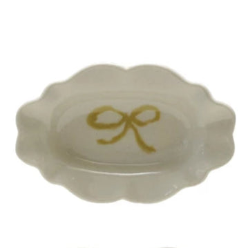 Scalloped Dish with Bow