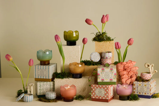 Tulip 2oz. Tin Candle