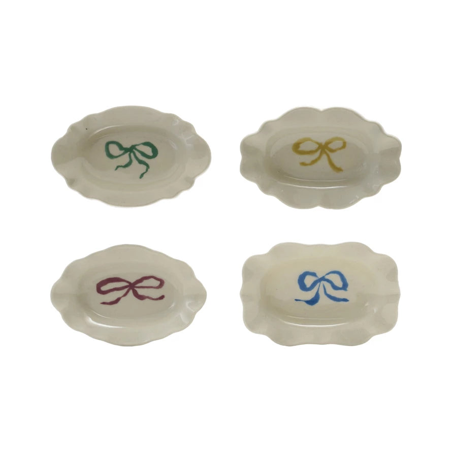 Scalloped Dish with Bow