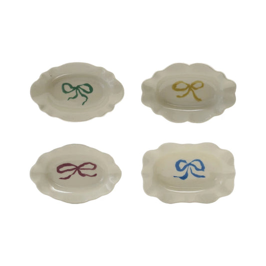 Scalloped Dish with Bow